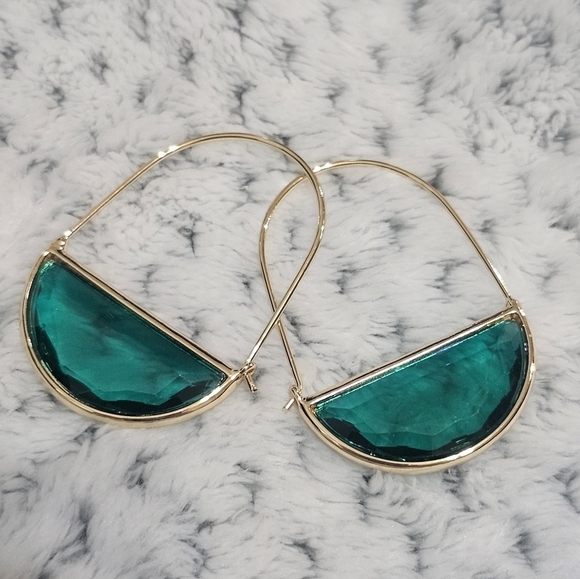 Trendy Teal Semi Circle Stone and Gold Tone Hoops - New - Picture 3 of 5